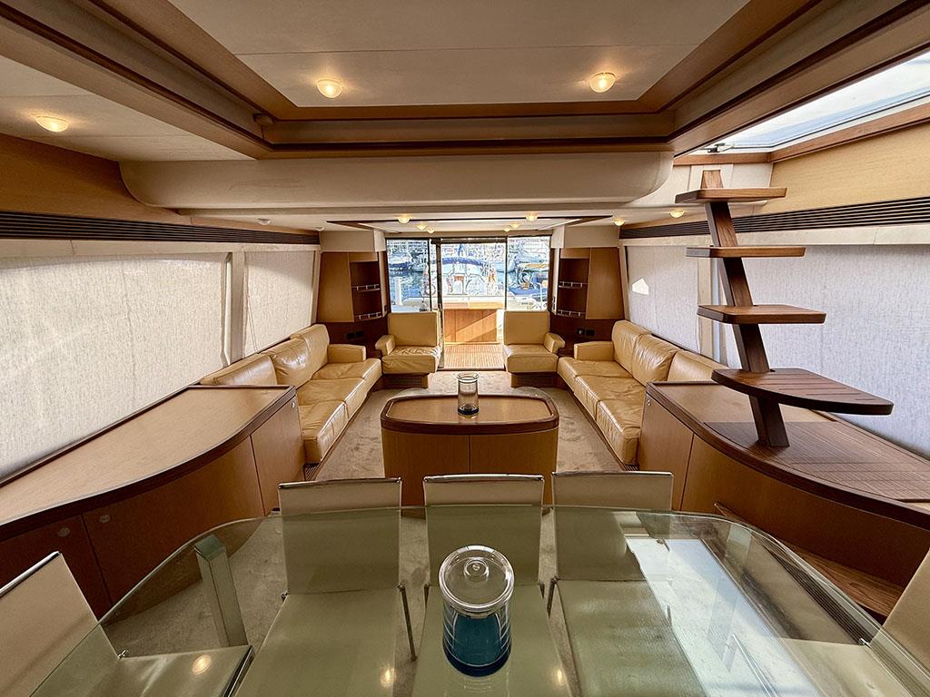 2005 FERRETTI YACHTS 731 
